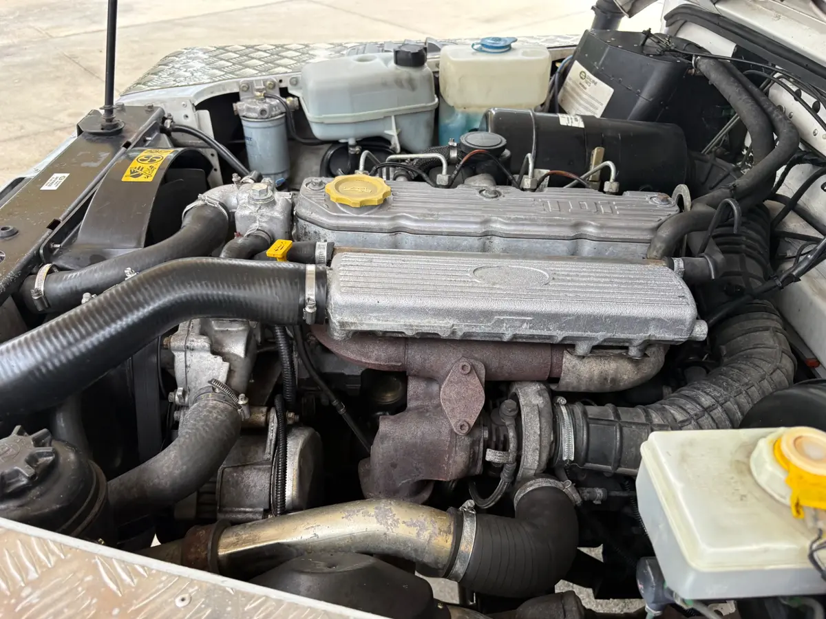 Vehicle photo 31