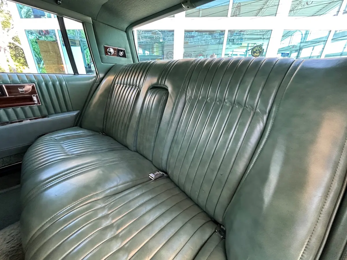 Vehicle photo 35