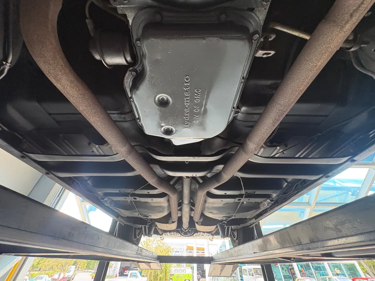Vehicle photo 54
