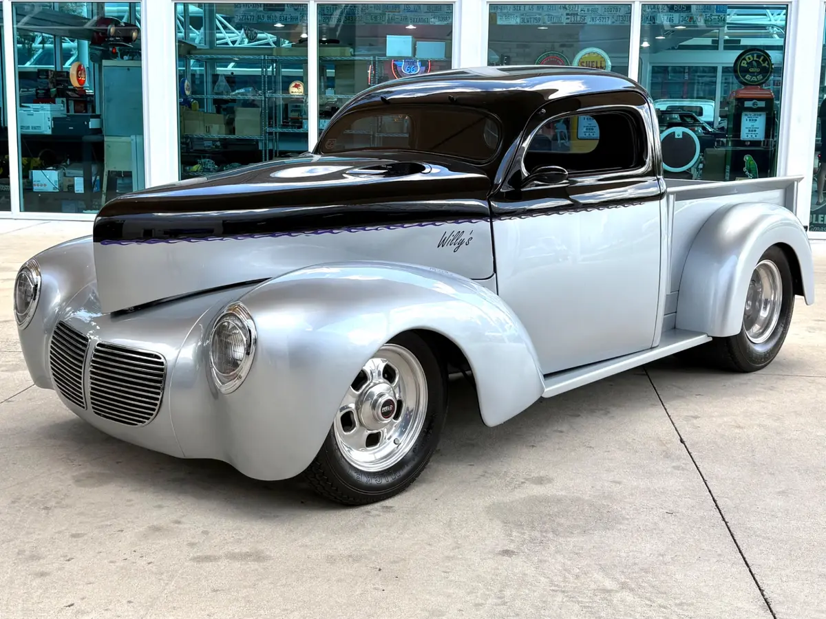 Vehicle photo 11