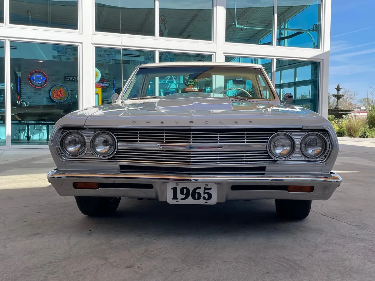 Vehicle photo 5