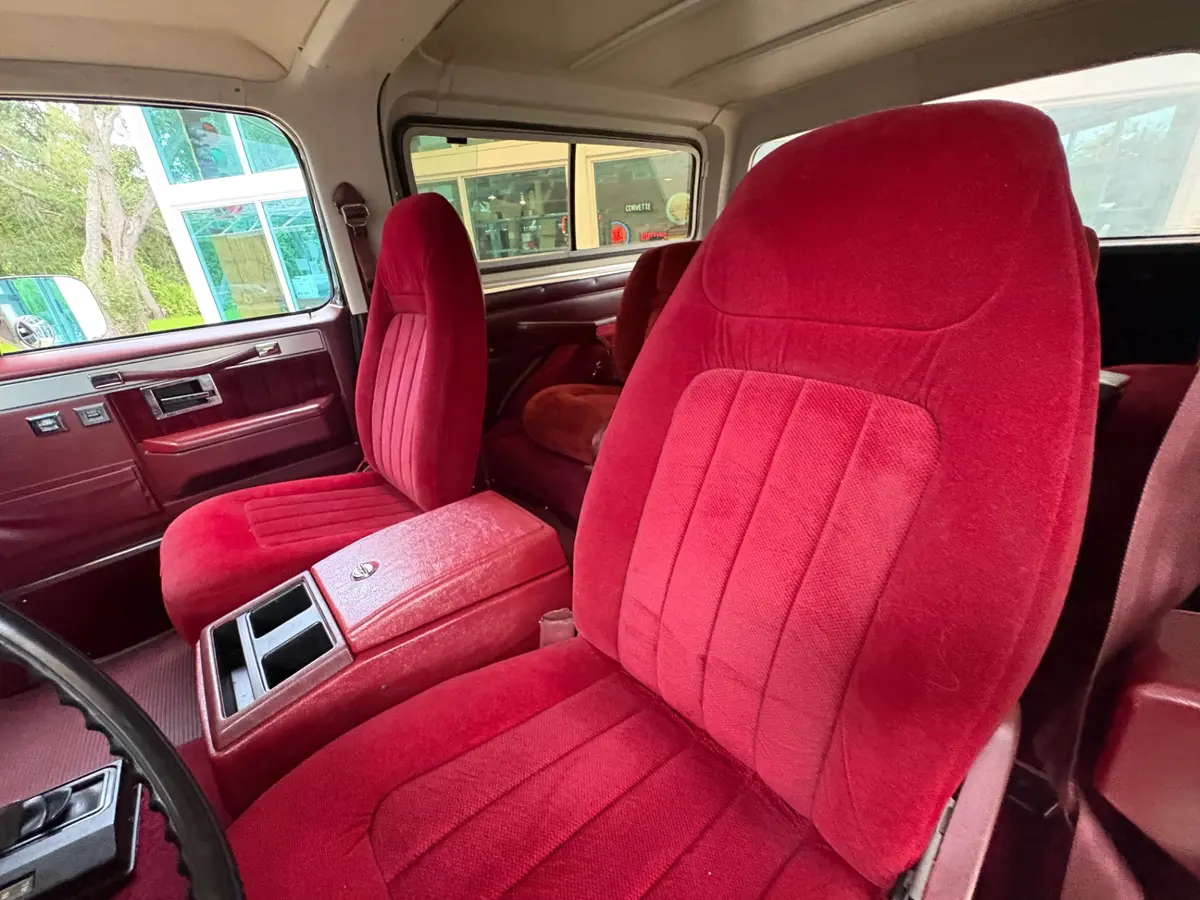 Vehicle photo 34