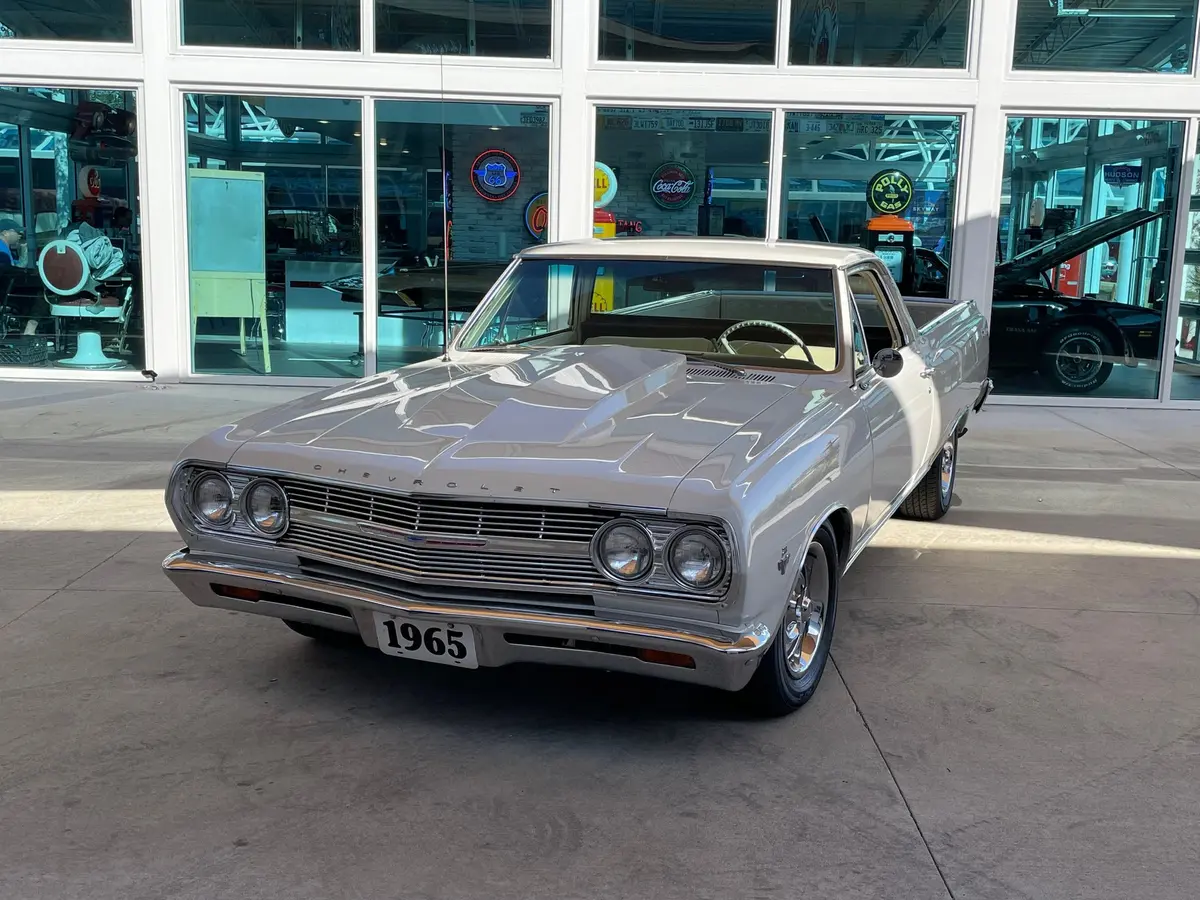 Vehicle photo 1