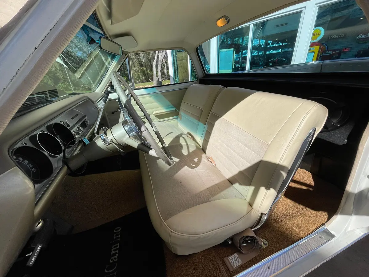 Vehicle photo 22