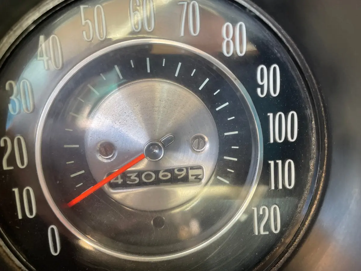 Vehicle photo 24