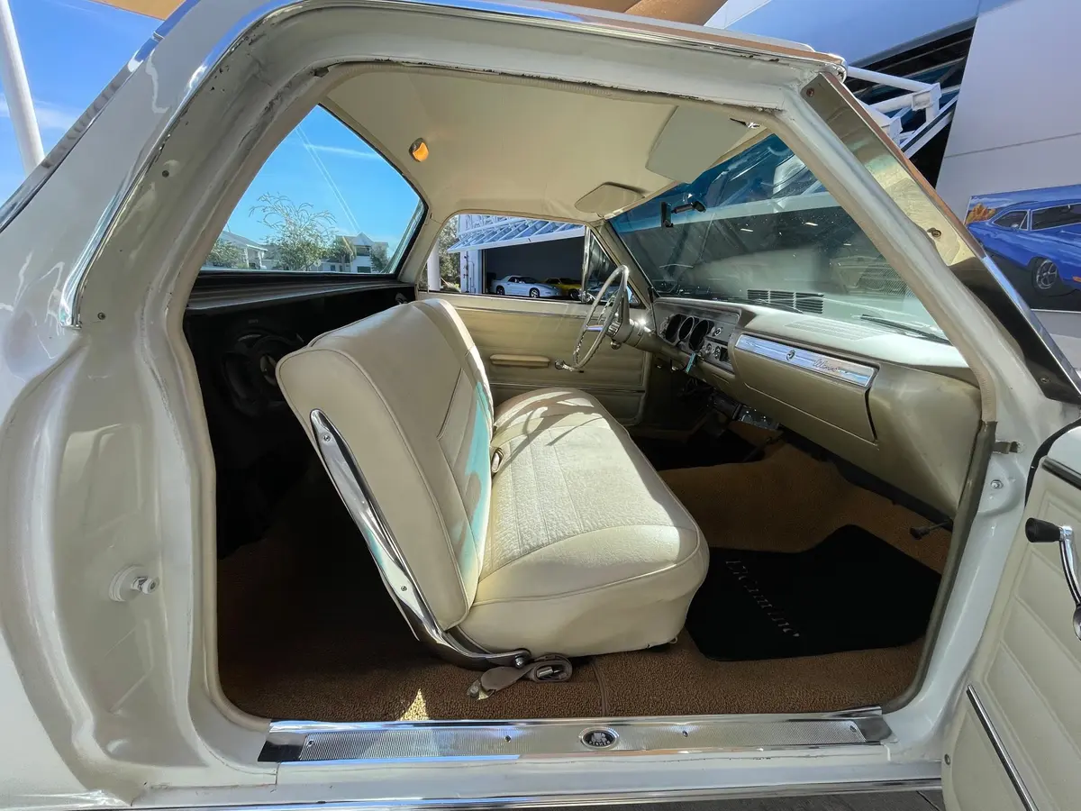 Vehicle photo 31