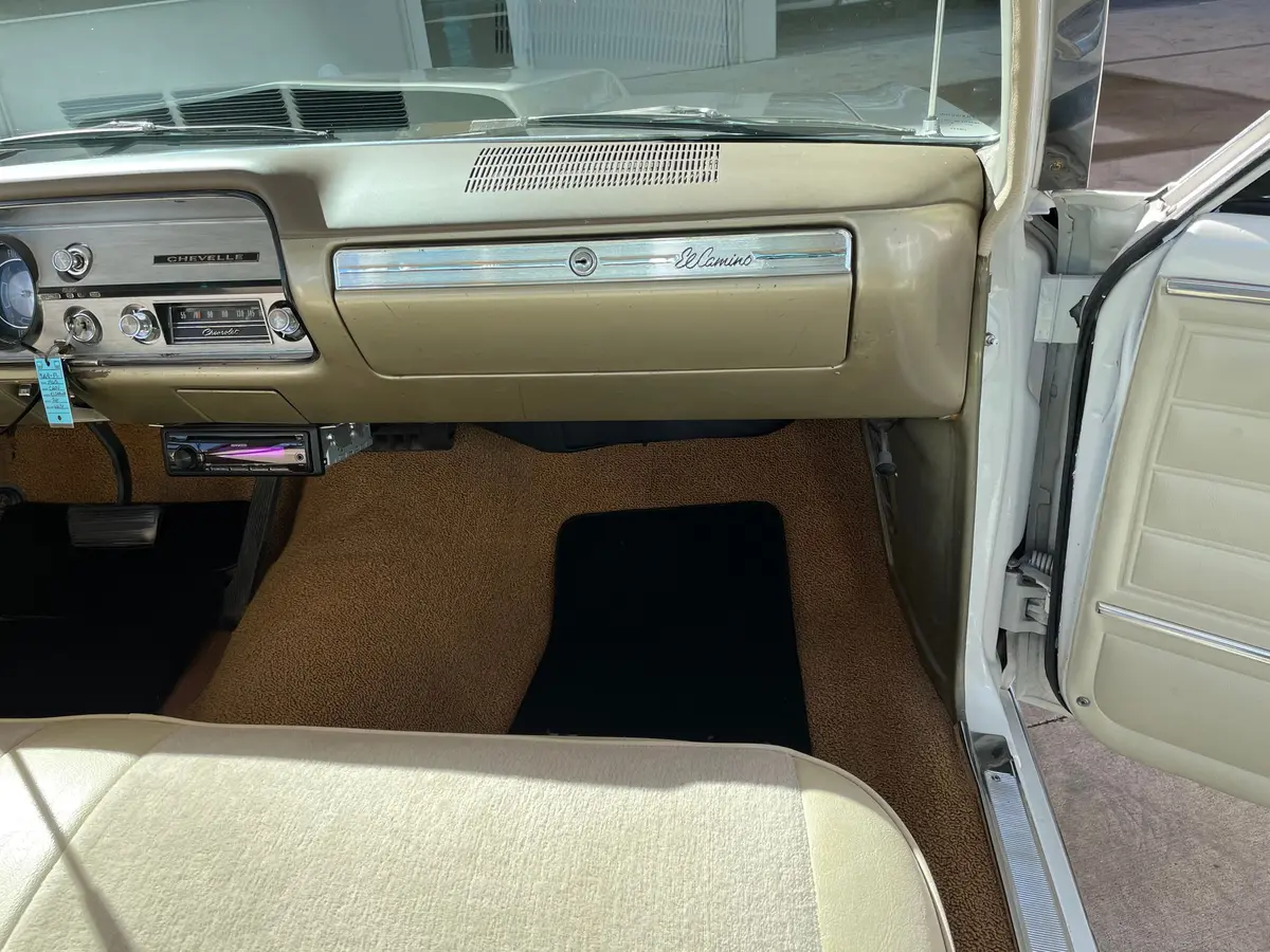Vehicle photo 34