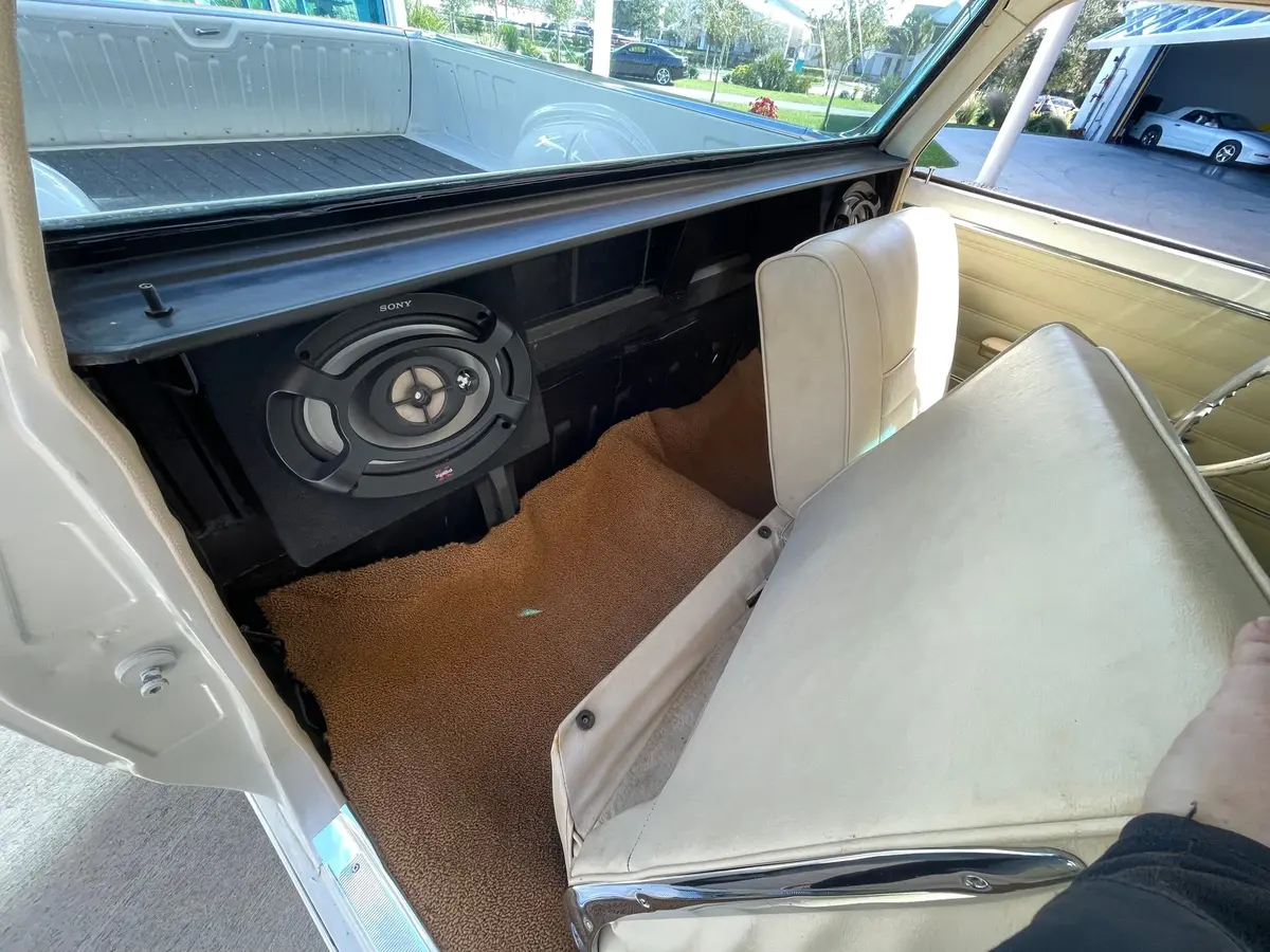 Vehicle photo 36