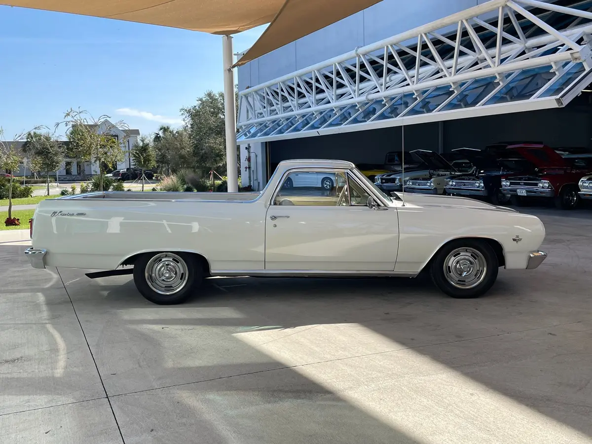 Vehicle photo 44