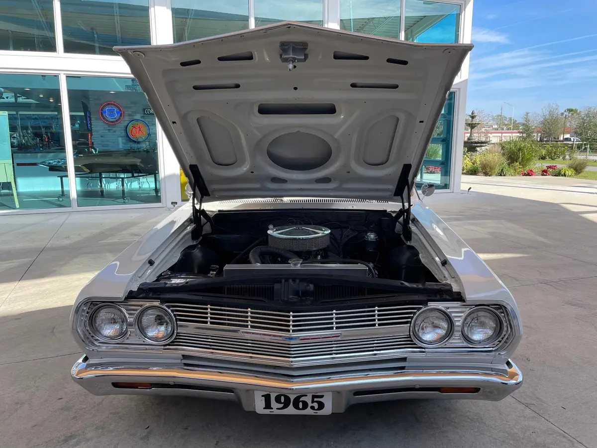 Vehicle photo 37