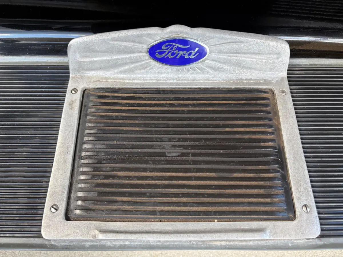Vehicle photo 22
