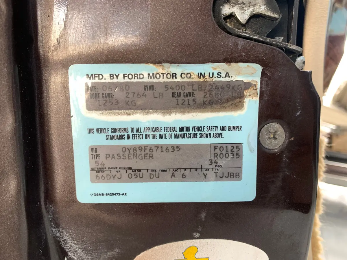 Vehicle photo 29