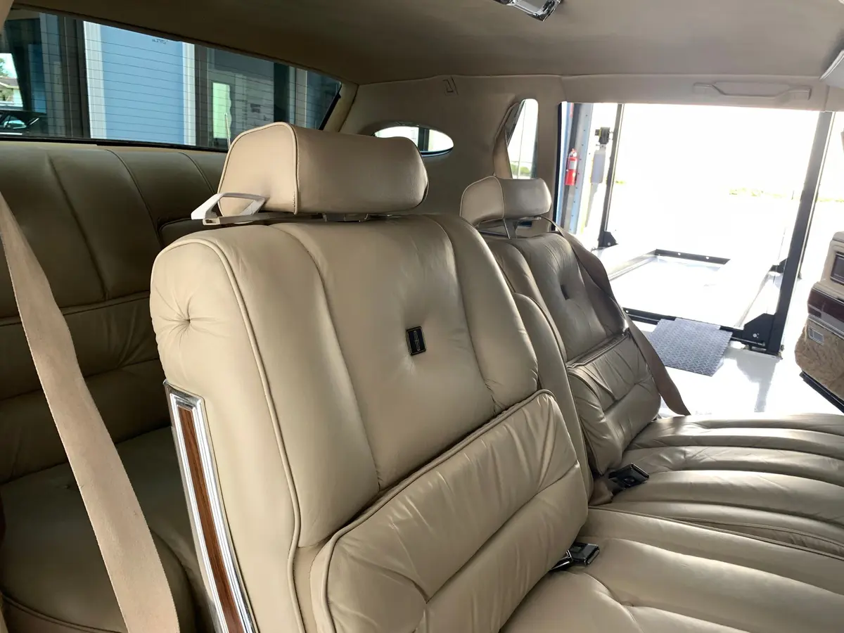 Vehicle photo 36