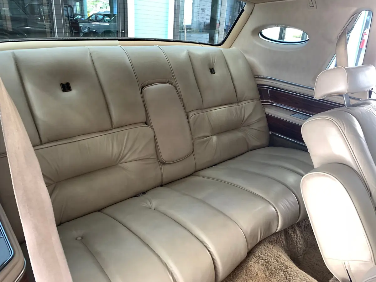 Vehicle photo 37