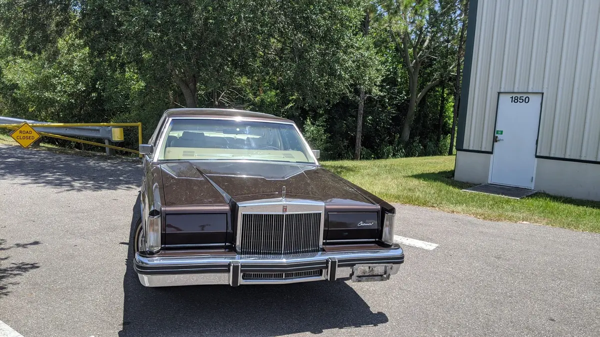 Vehicle photo 48