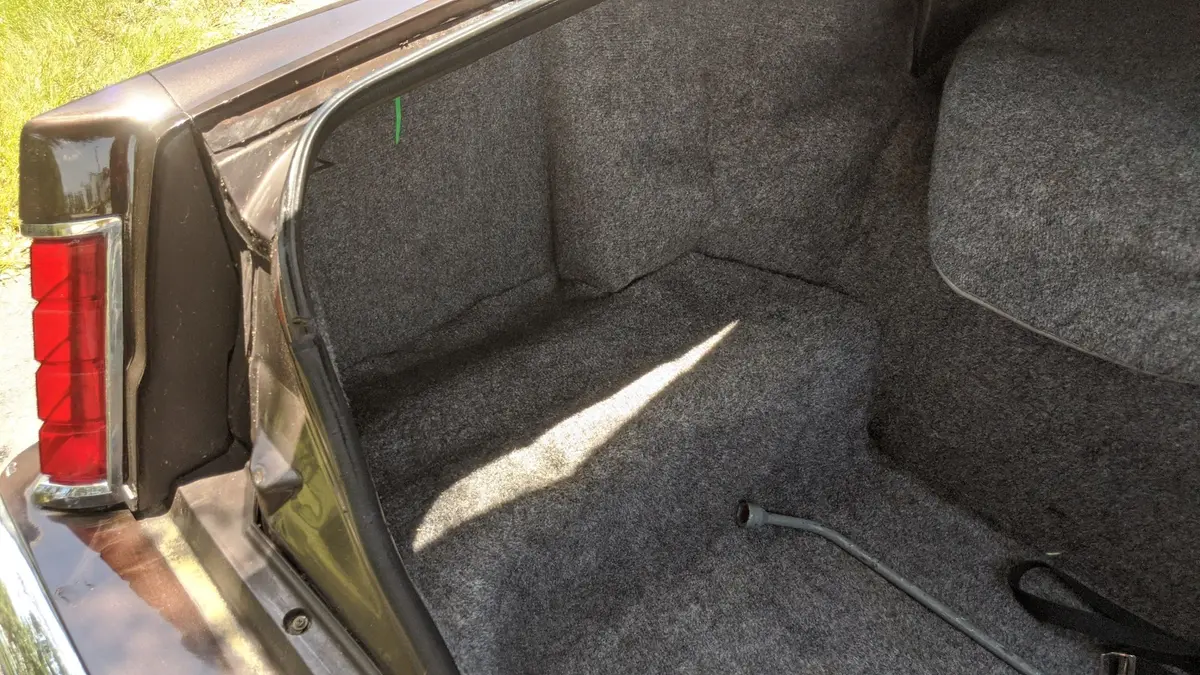 Vehicle photo 52