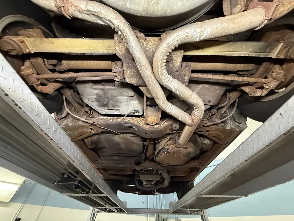 Vehicle photo 38