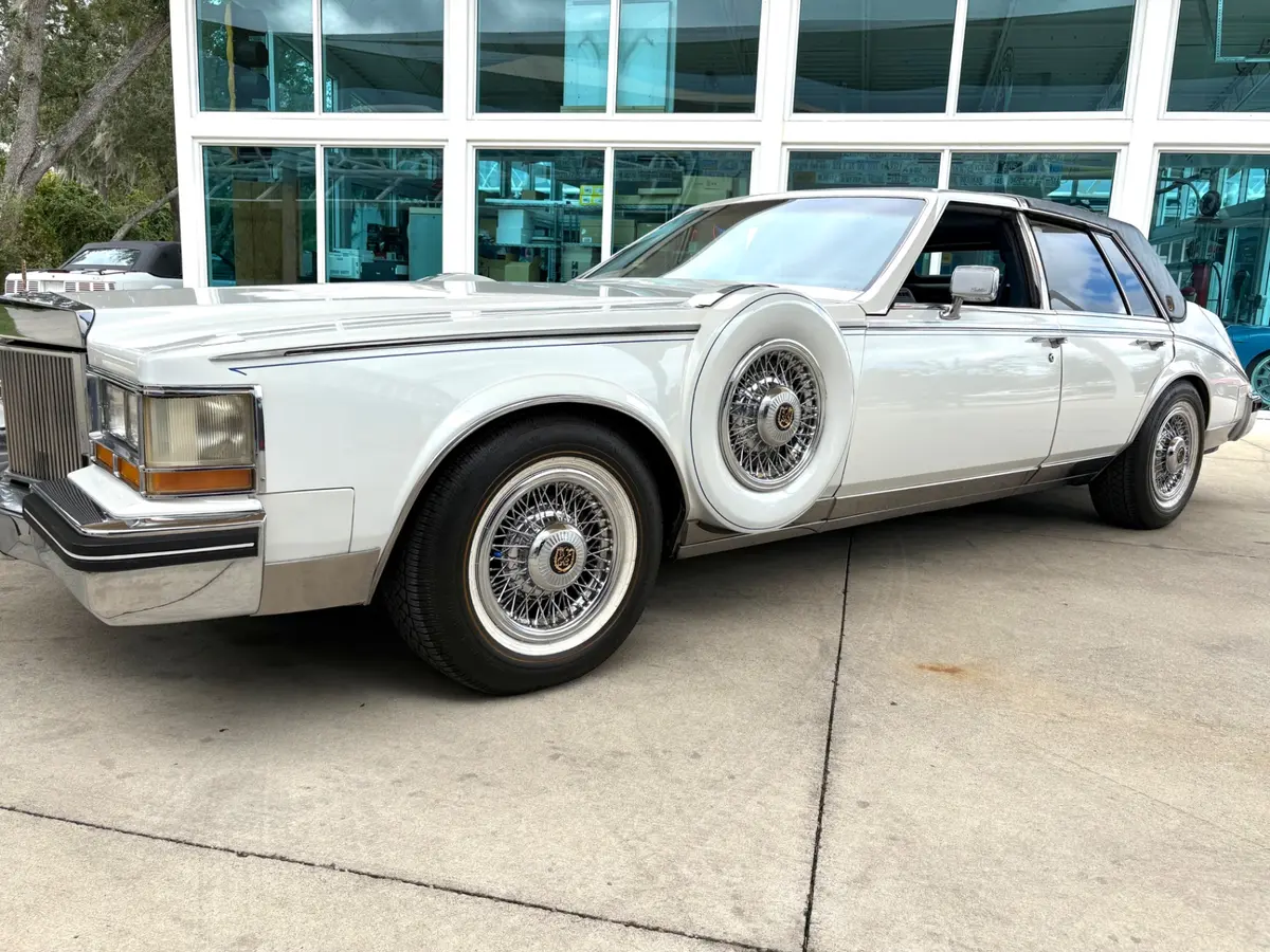 Vehicle photo 12