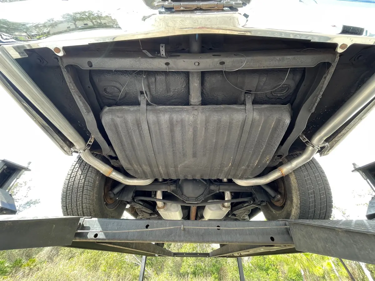 Vehicle photo 46