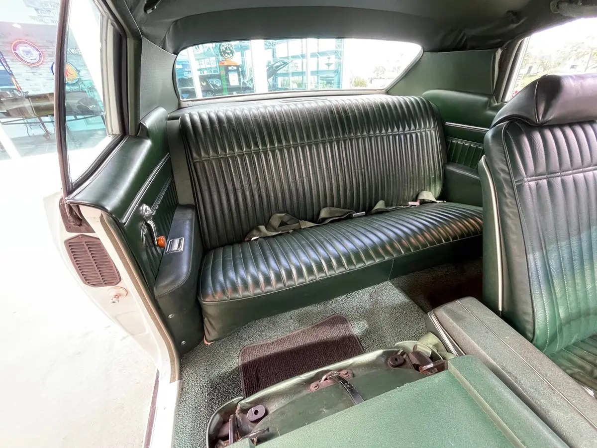 Vehicle photo 35