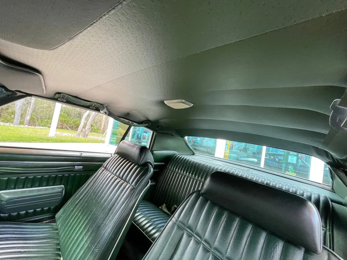Vehicle photo 28