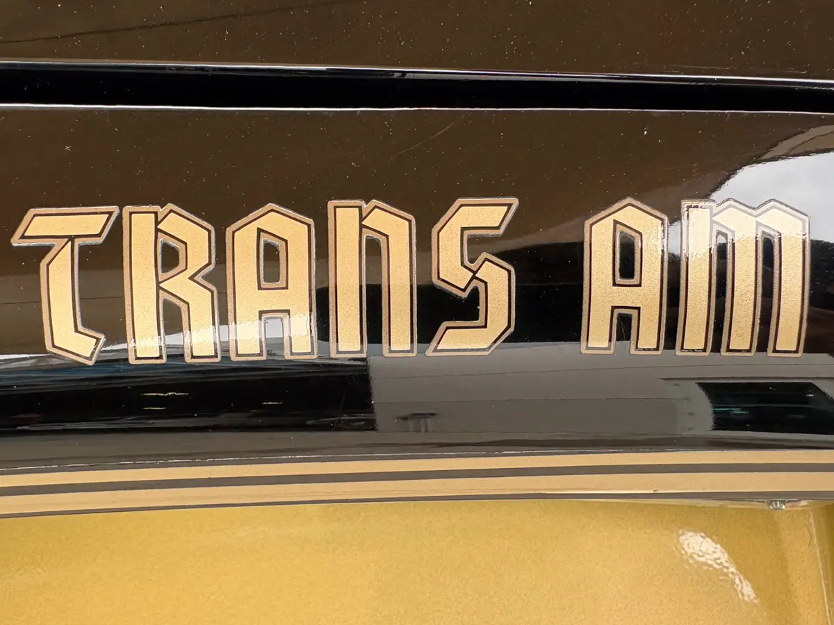 Vehicle photo 32