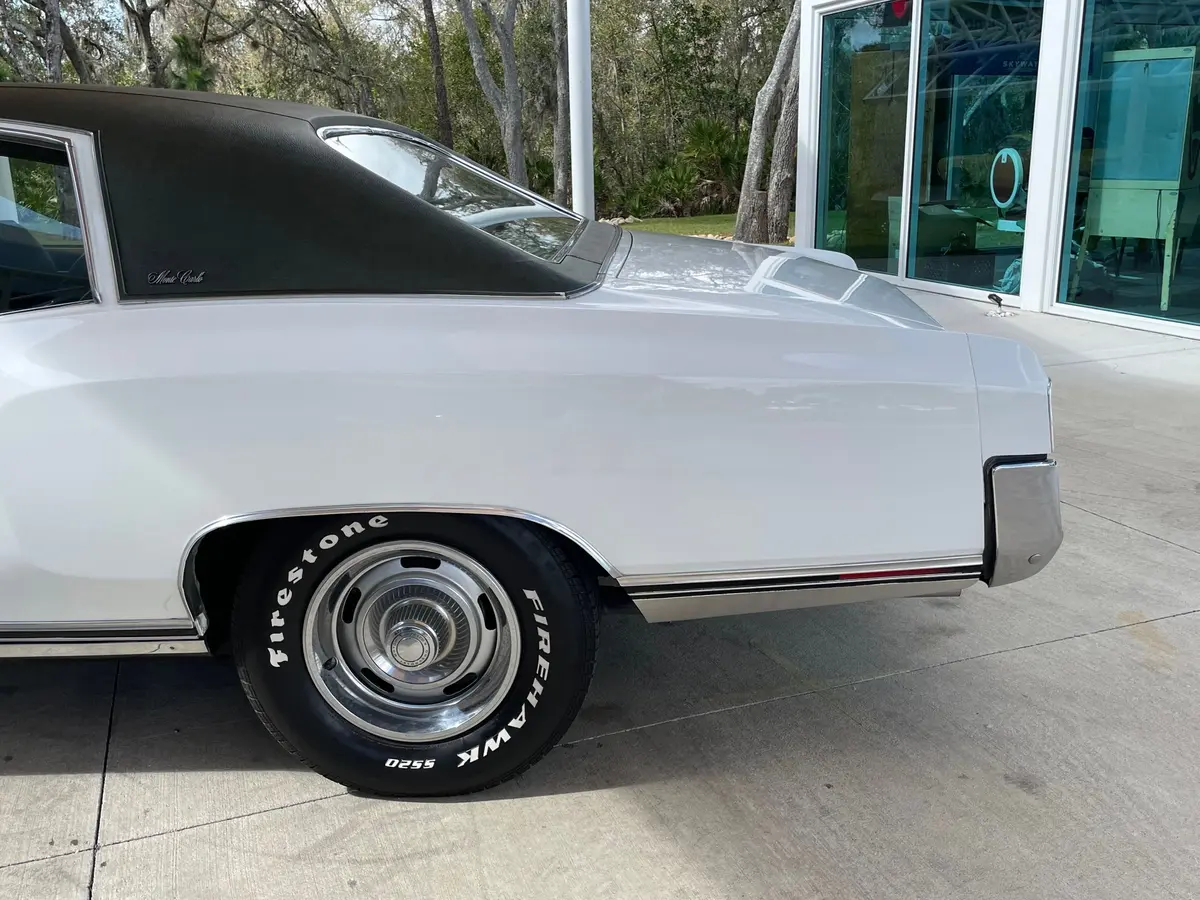 Vehicle photo 15