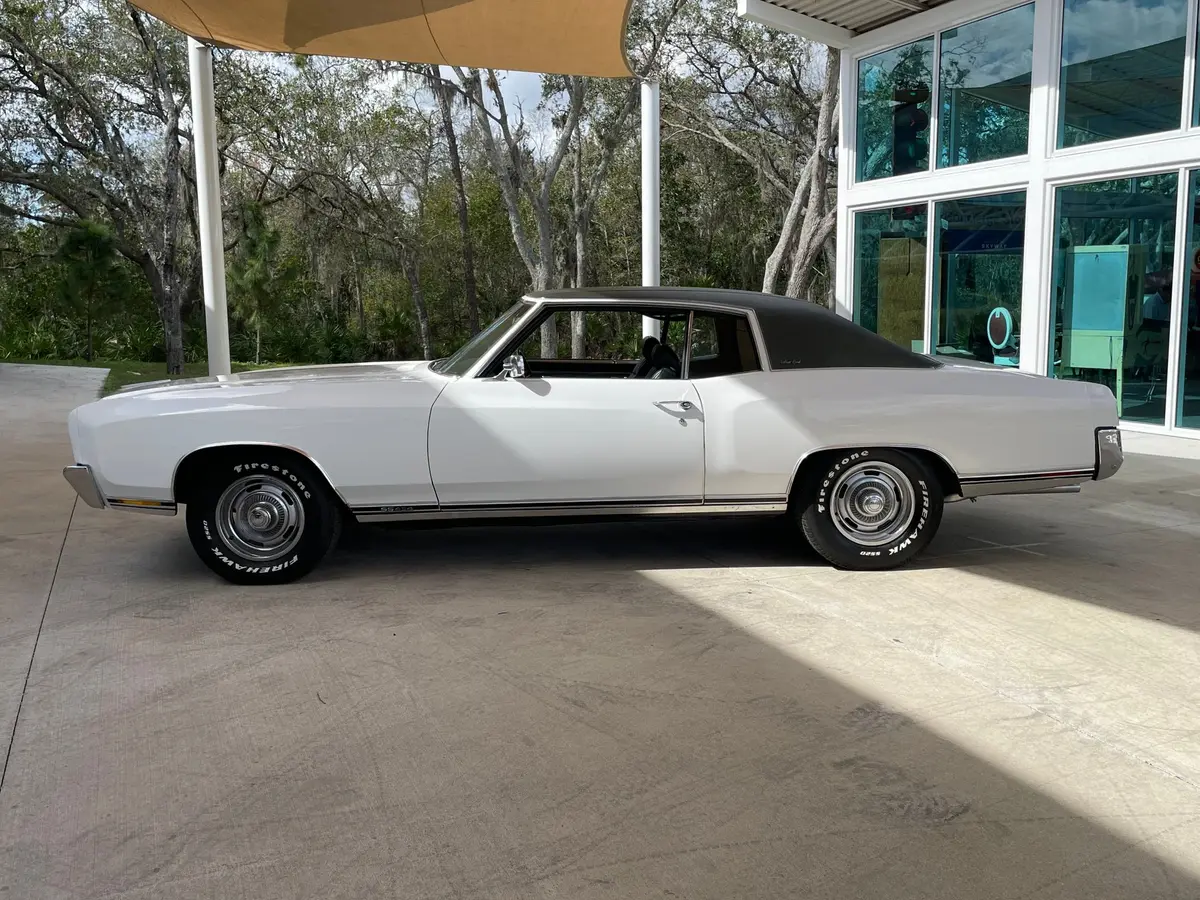 Vehicle photo 11