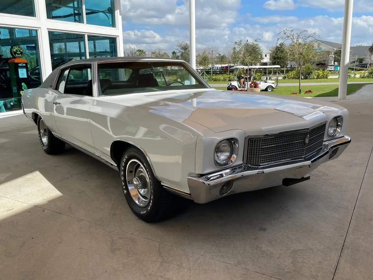 Vehicle photo 5