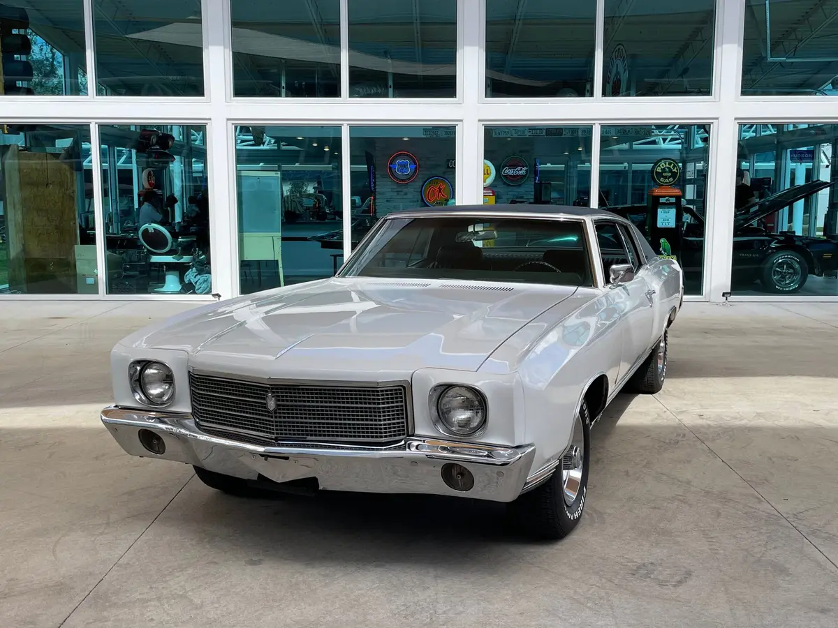 Vehicle photo 3
