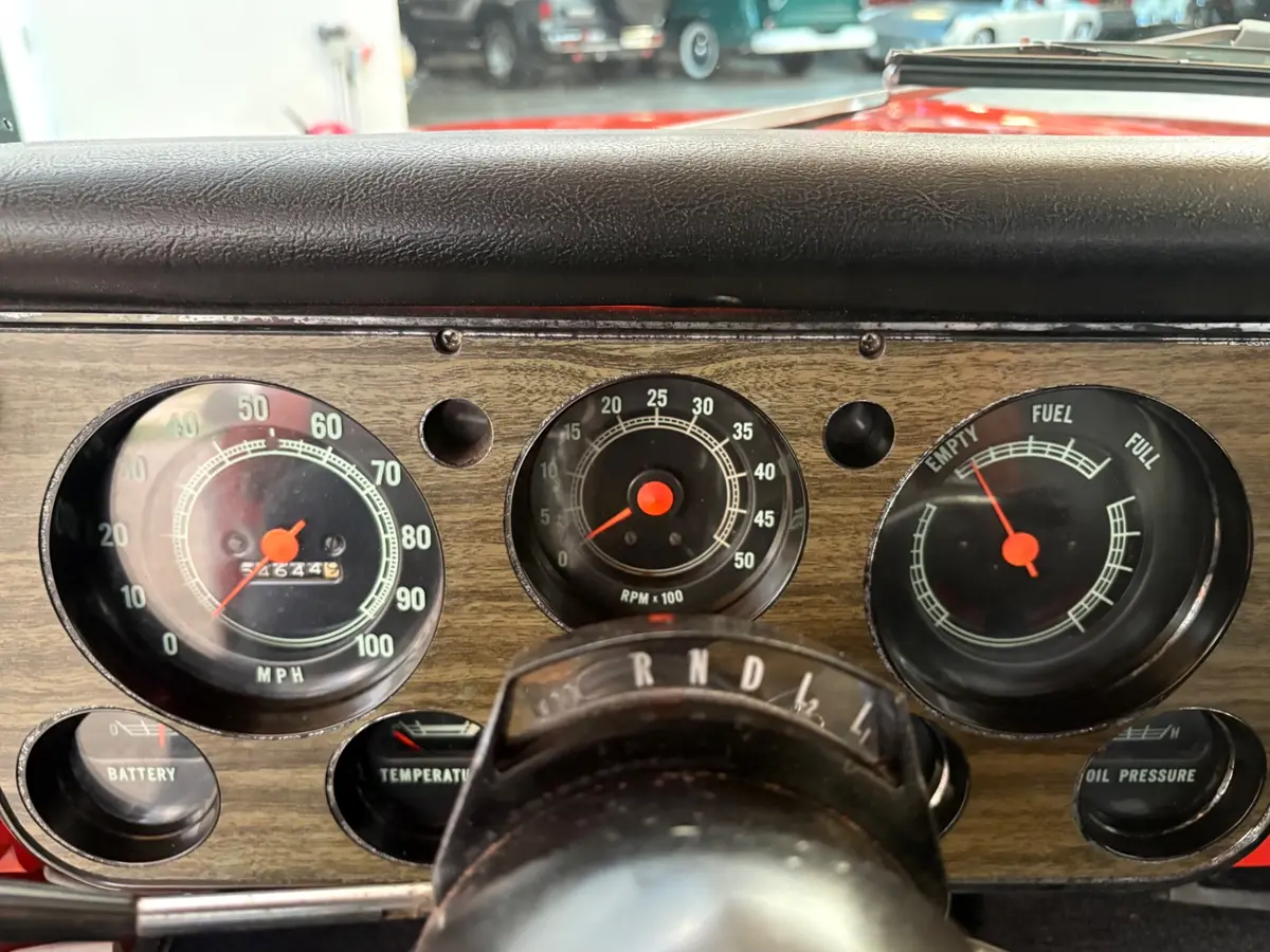 Vehicle photo 37