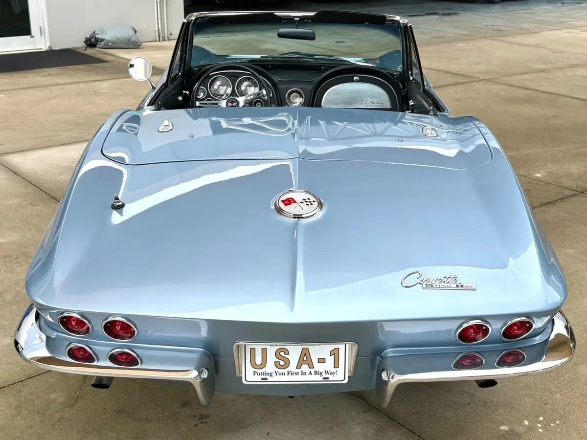 Vehicle photo 9