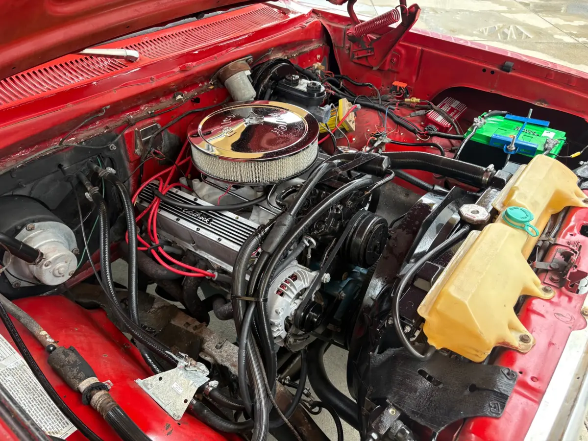 Vehicle photo 28