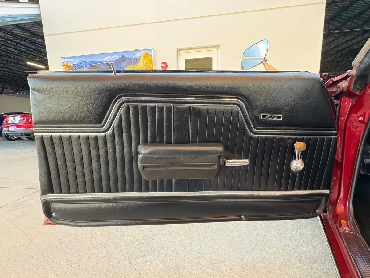 Vehicle photo 35
