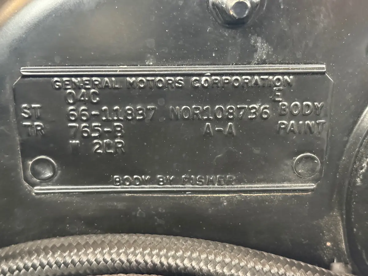 Vehicle photo 24