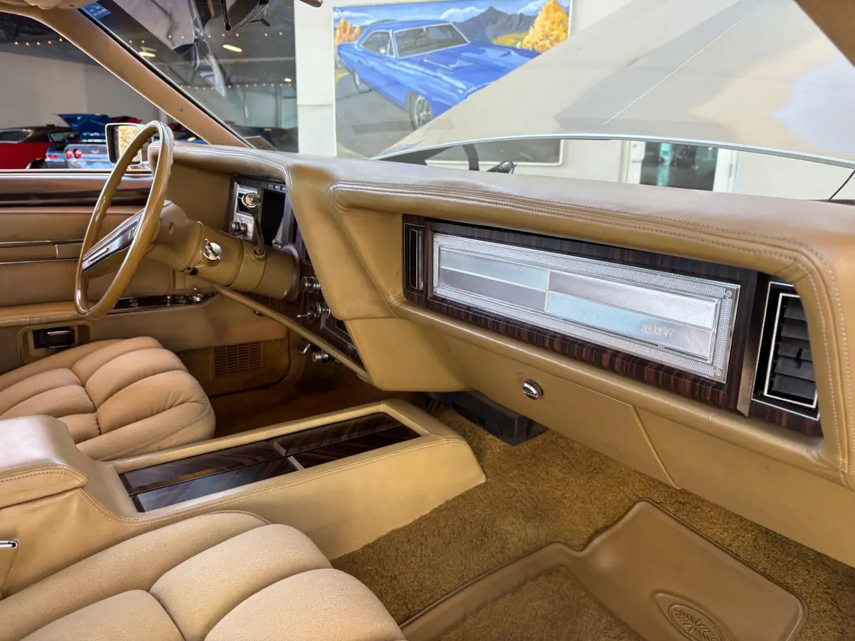 Vehicle photo 41