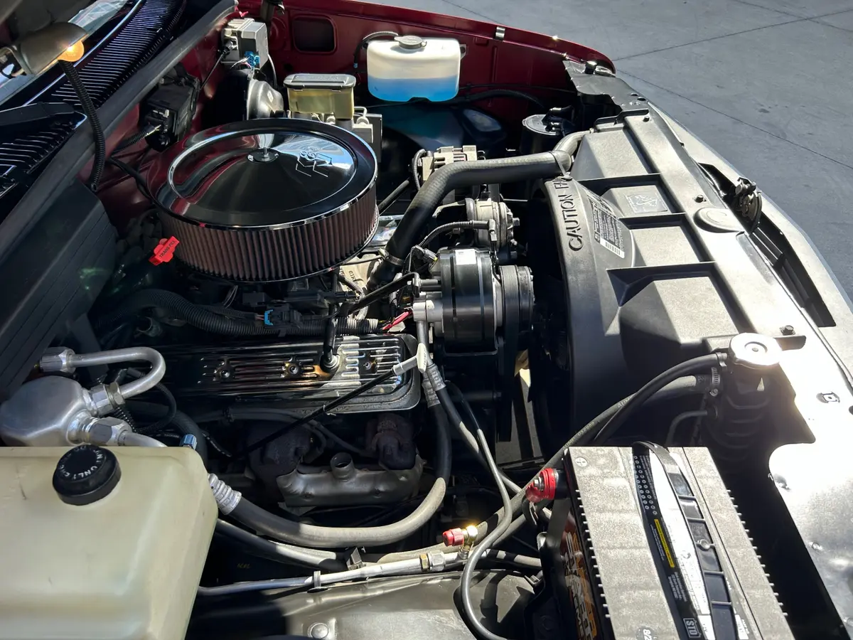 Vehicle photo 18