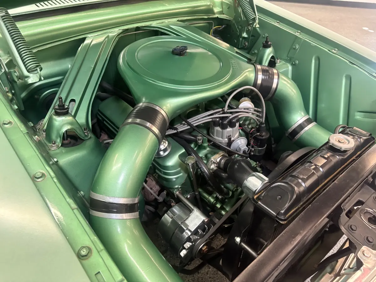 Vehicle photo 29