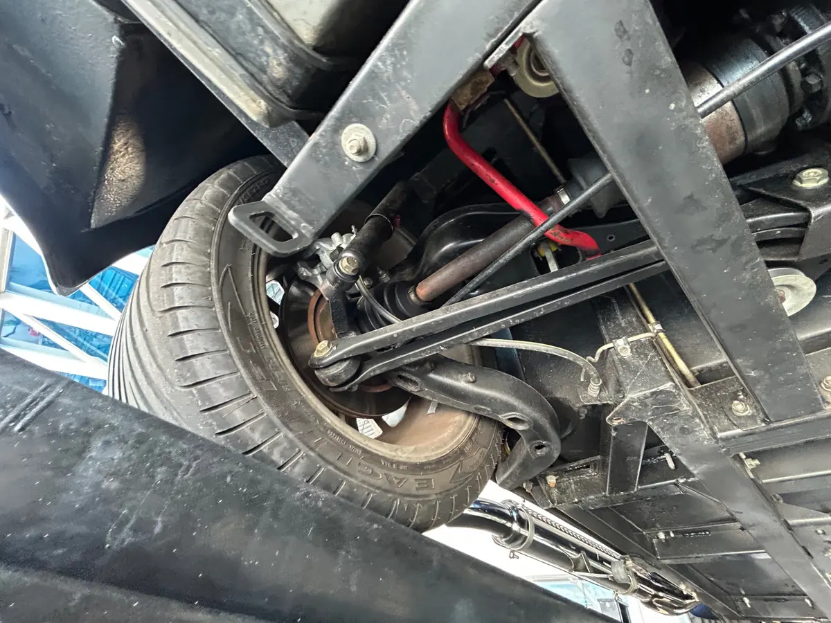 Vehicle photo 40