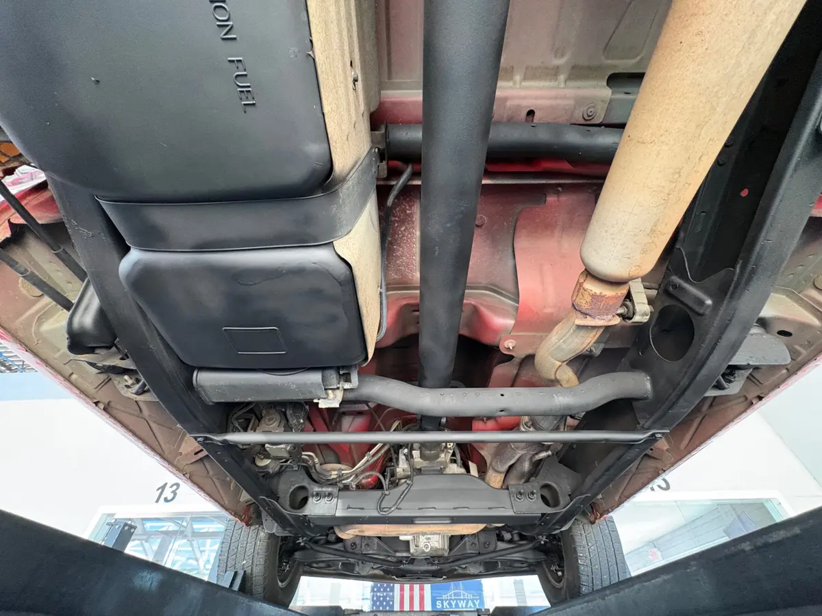 Vehicle photo 43