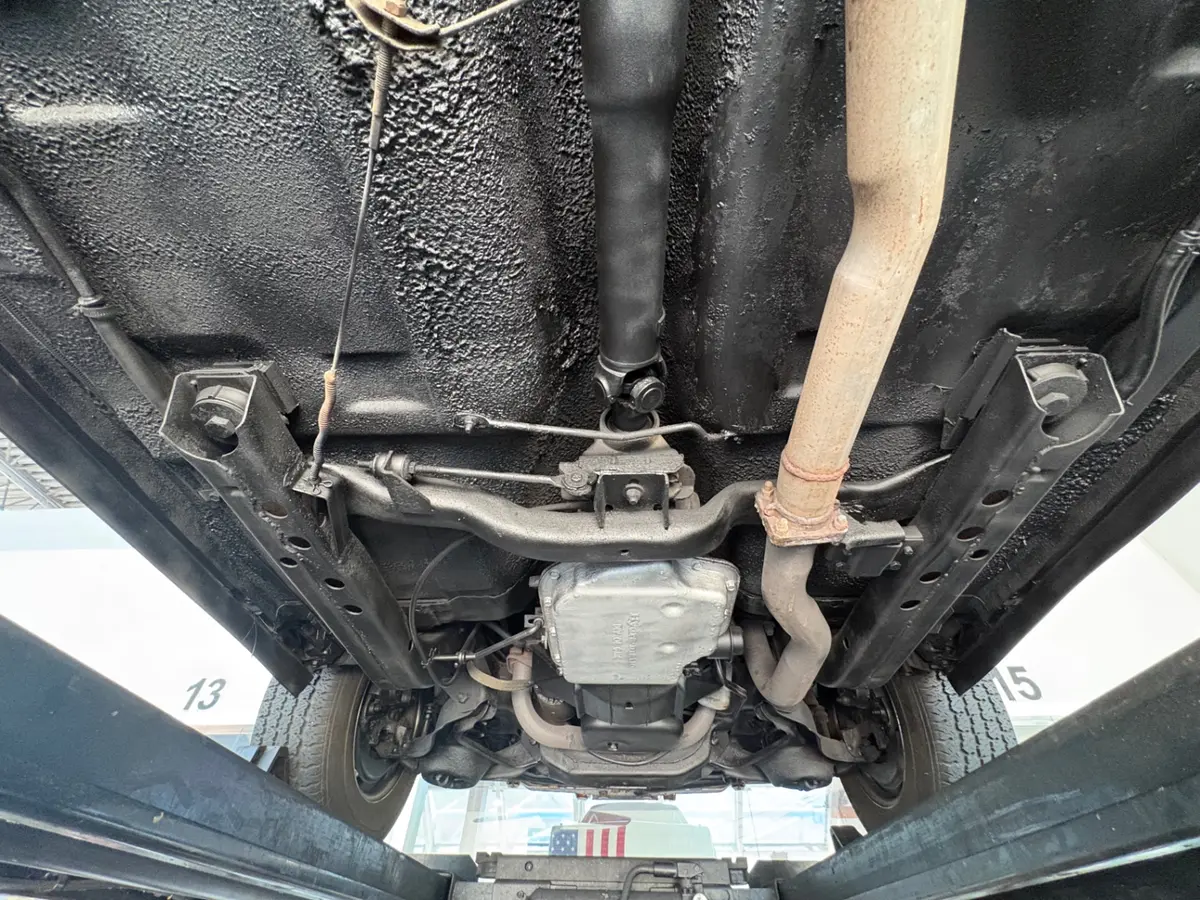 Vehicle photo 57