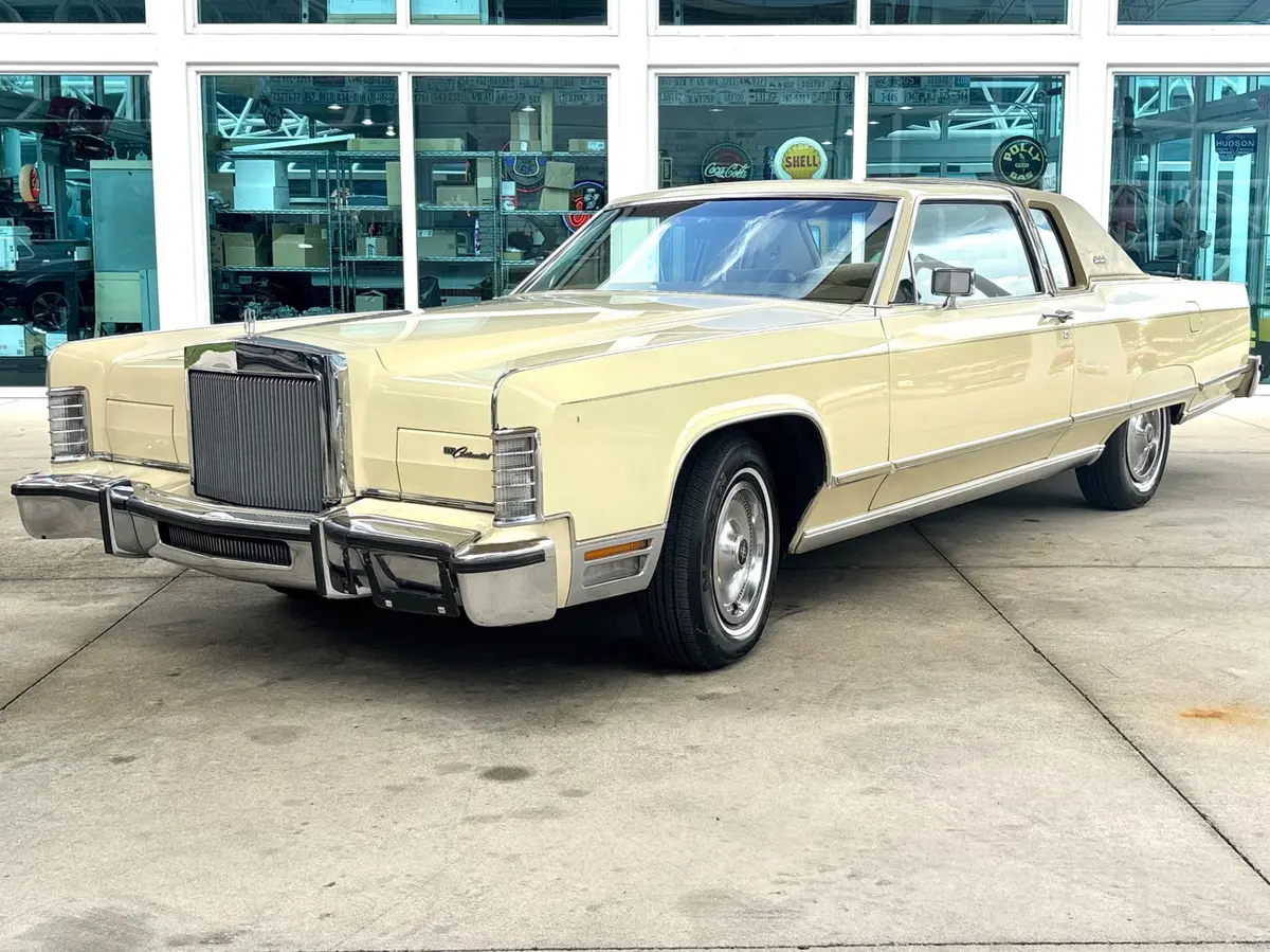 Vehicle photo 1