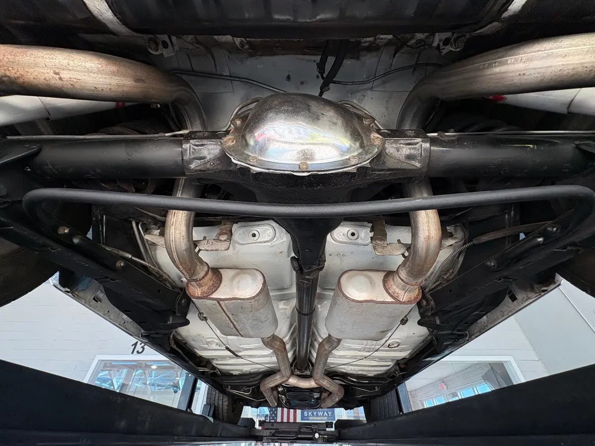 Vehicle photo 46