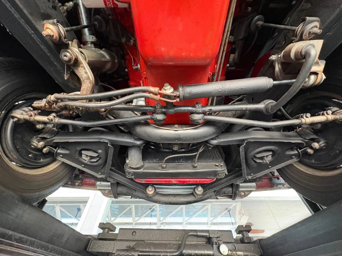 Vehicle photo 56