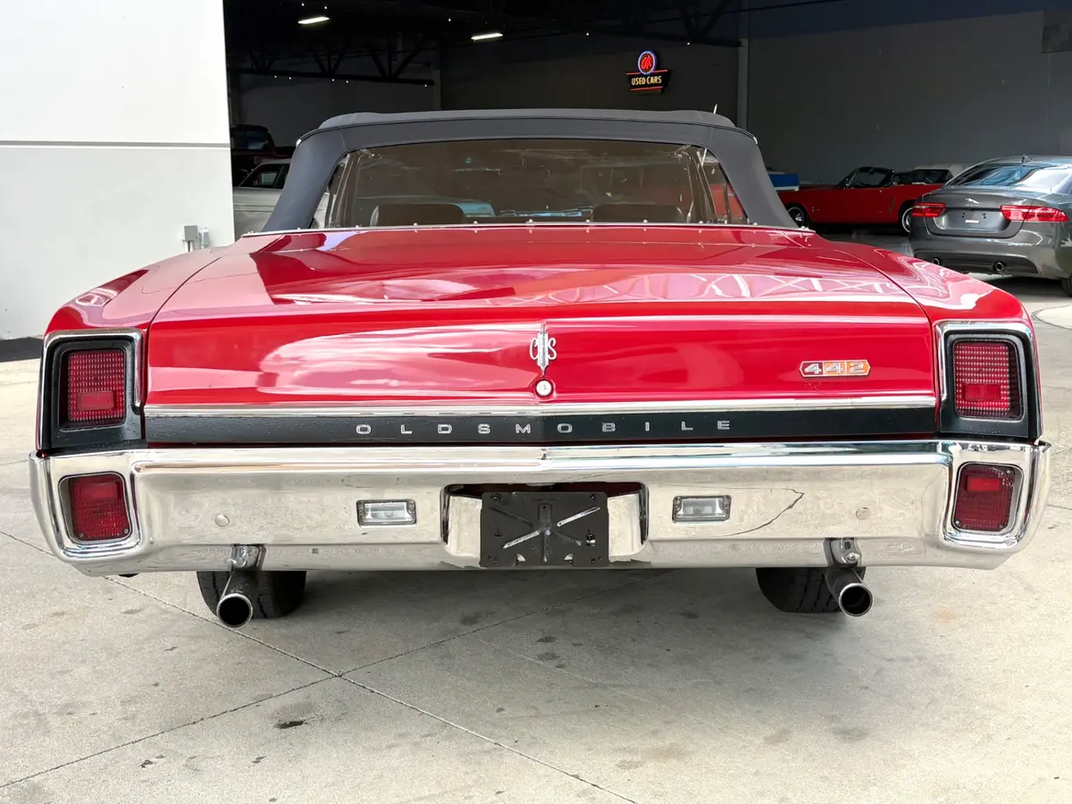 Vehicle photo 22