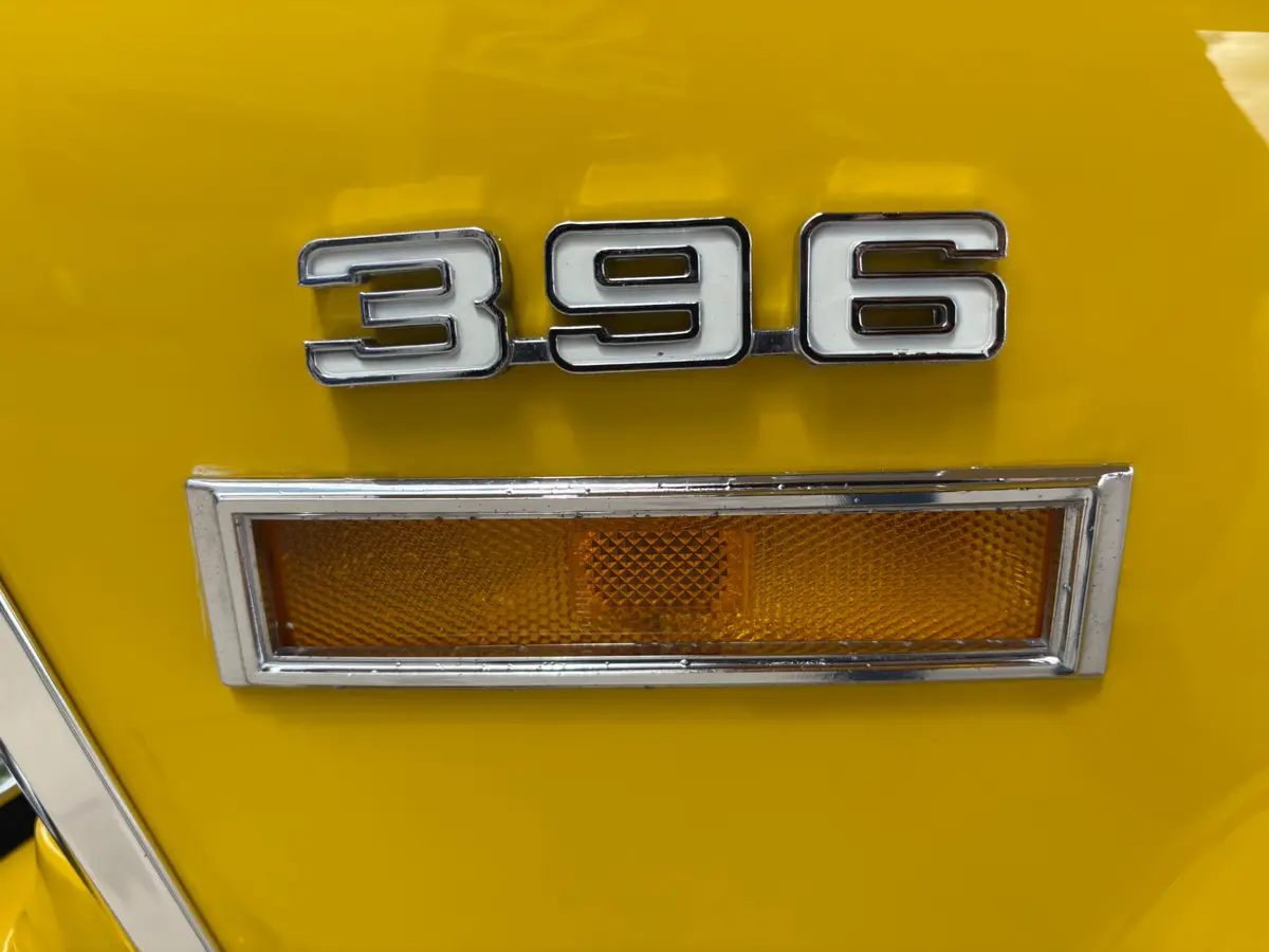 Vehicle photo 25