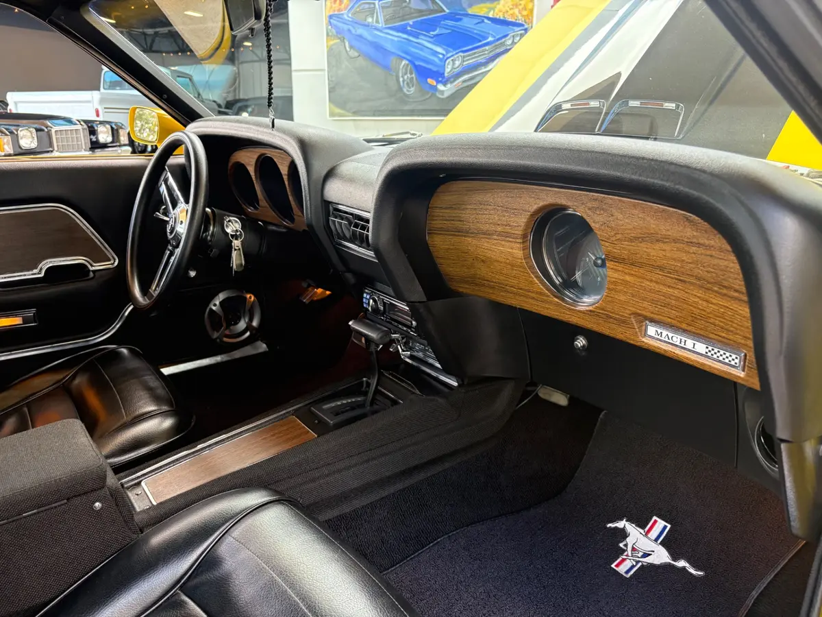 Vehicle photo 39