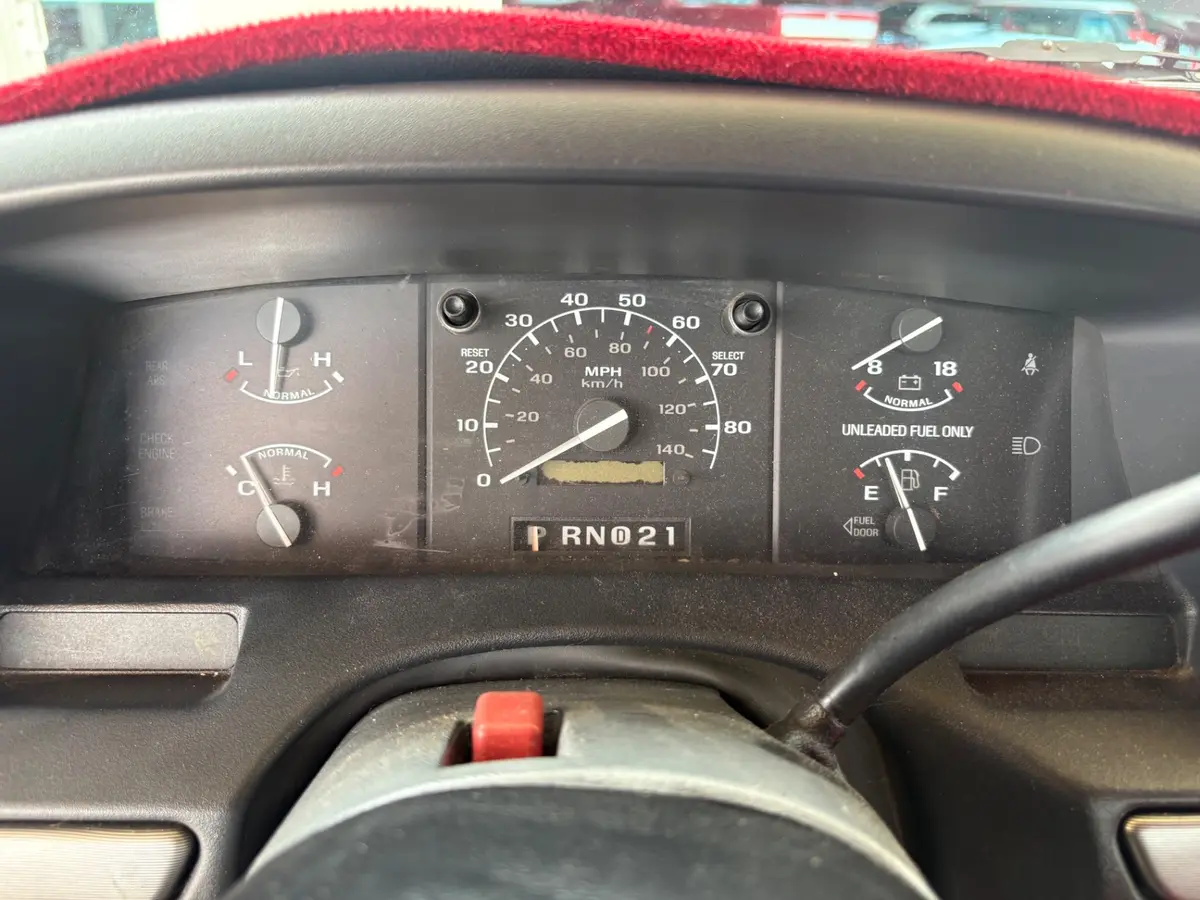 Vehicle photo 35