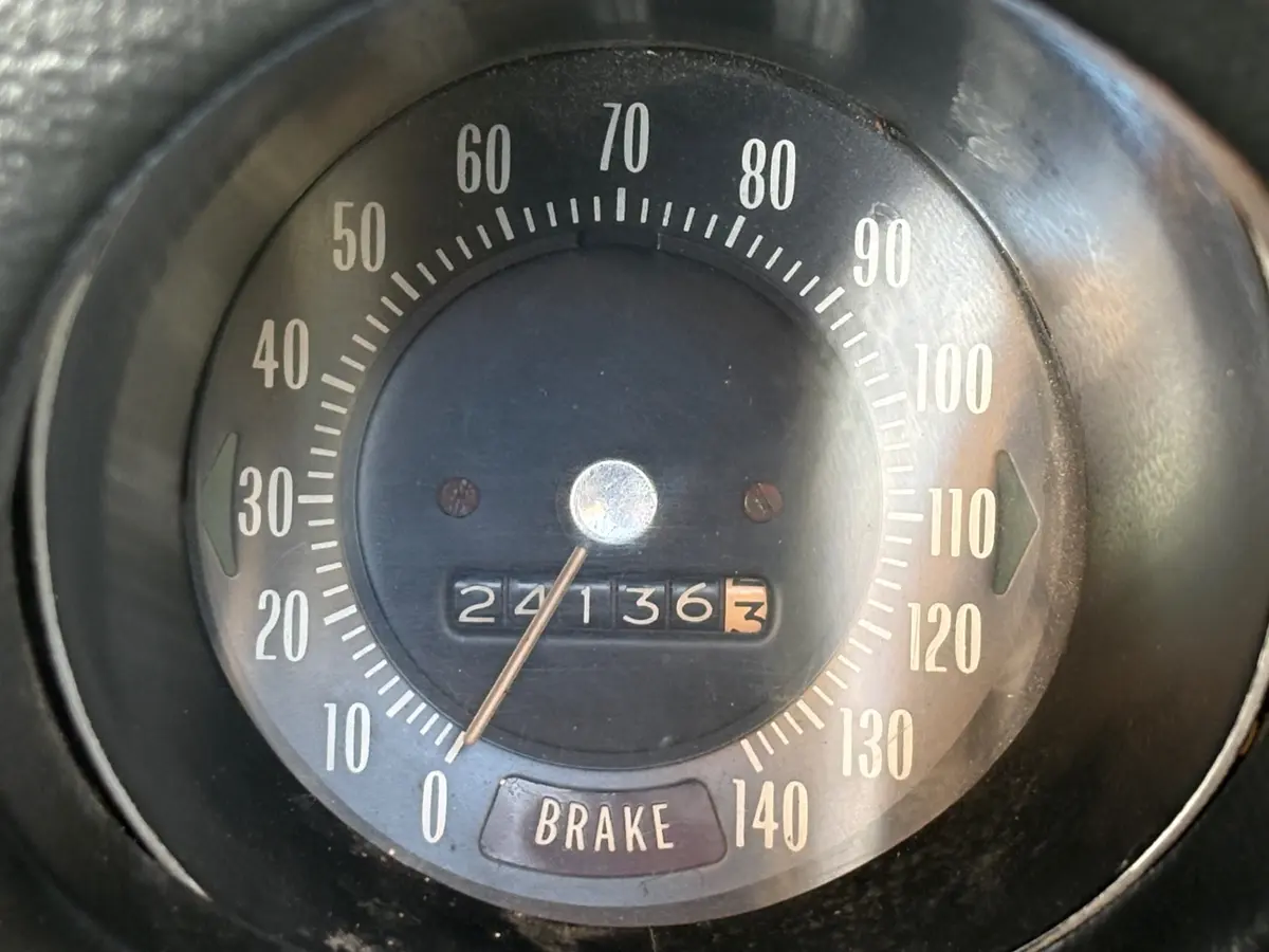 Vehicle photo 33