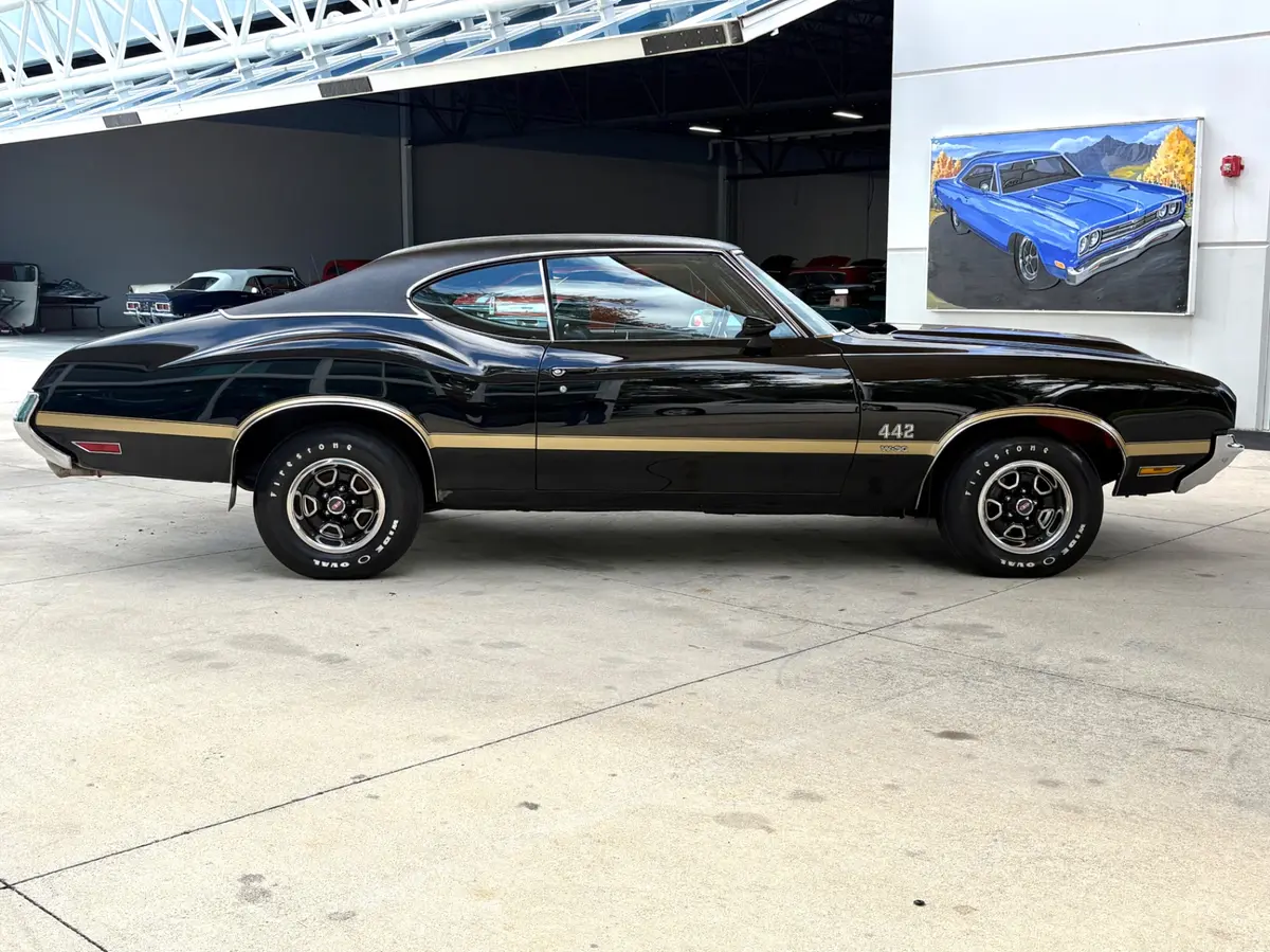 Vehicle photo 5